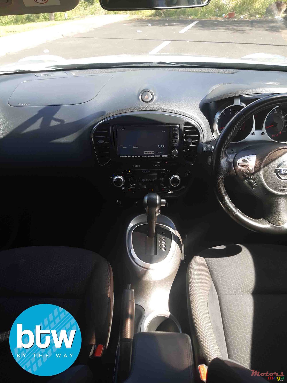 2012' Nissan Juke photo #7