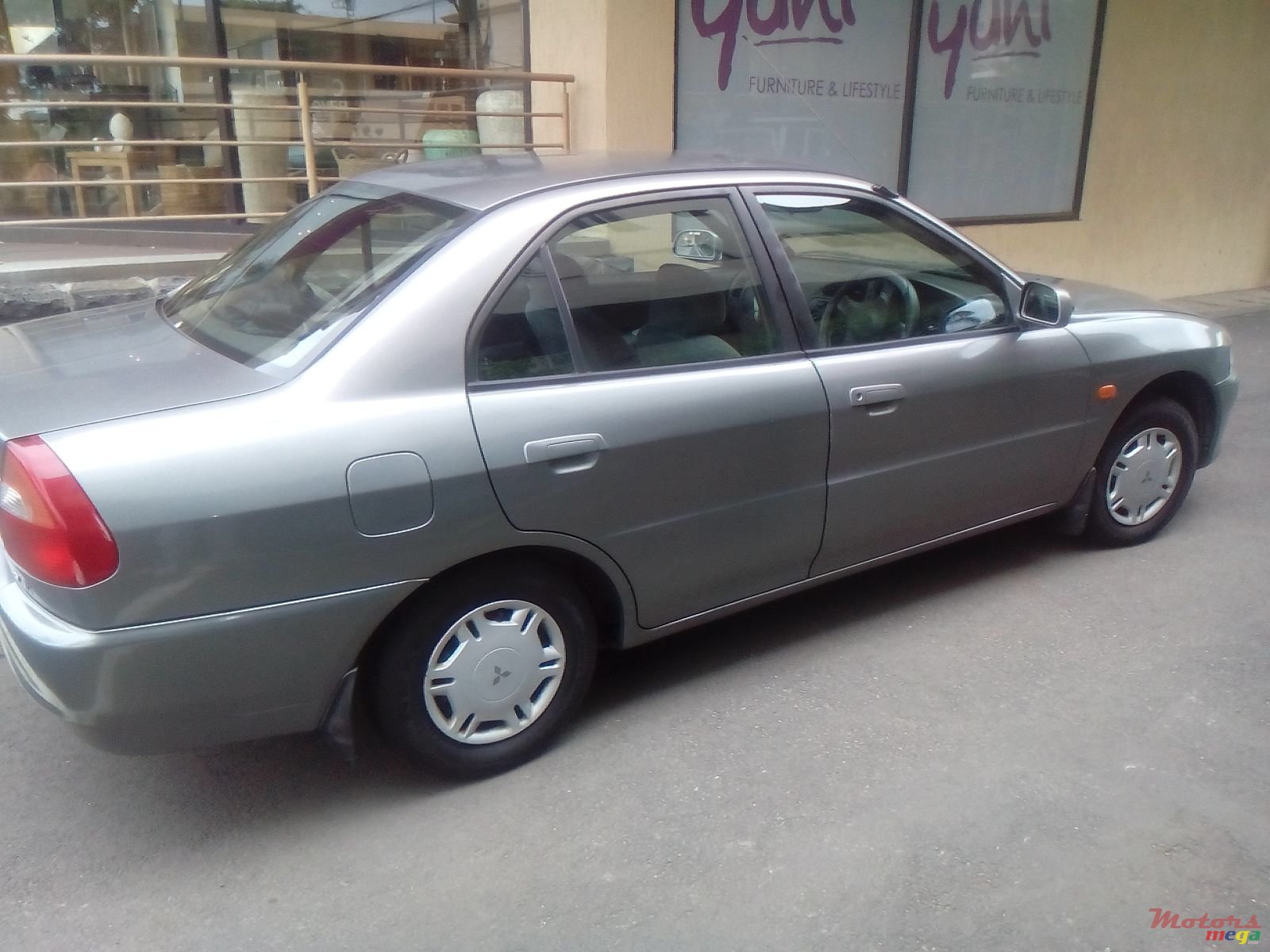 1998' Mitsubishi Lancer photo #2