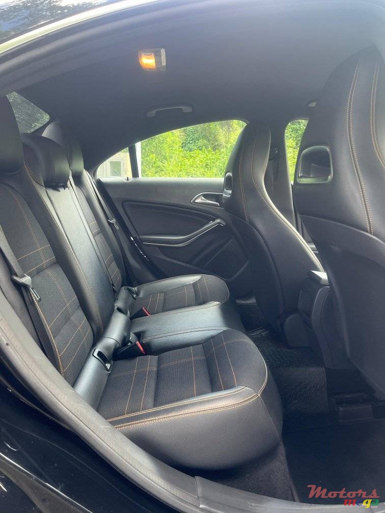 2014' Mercedes-Benz CLA 200 photo #5