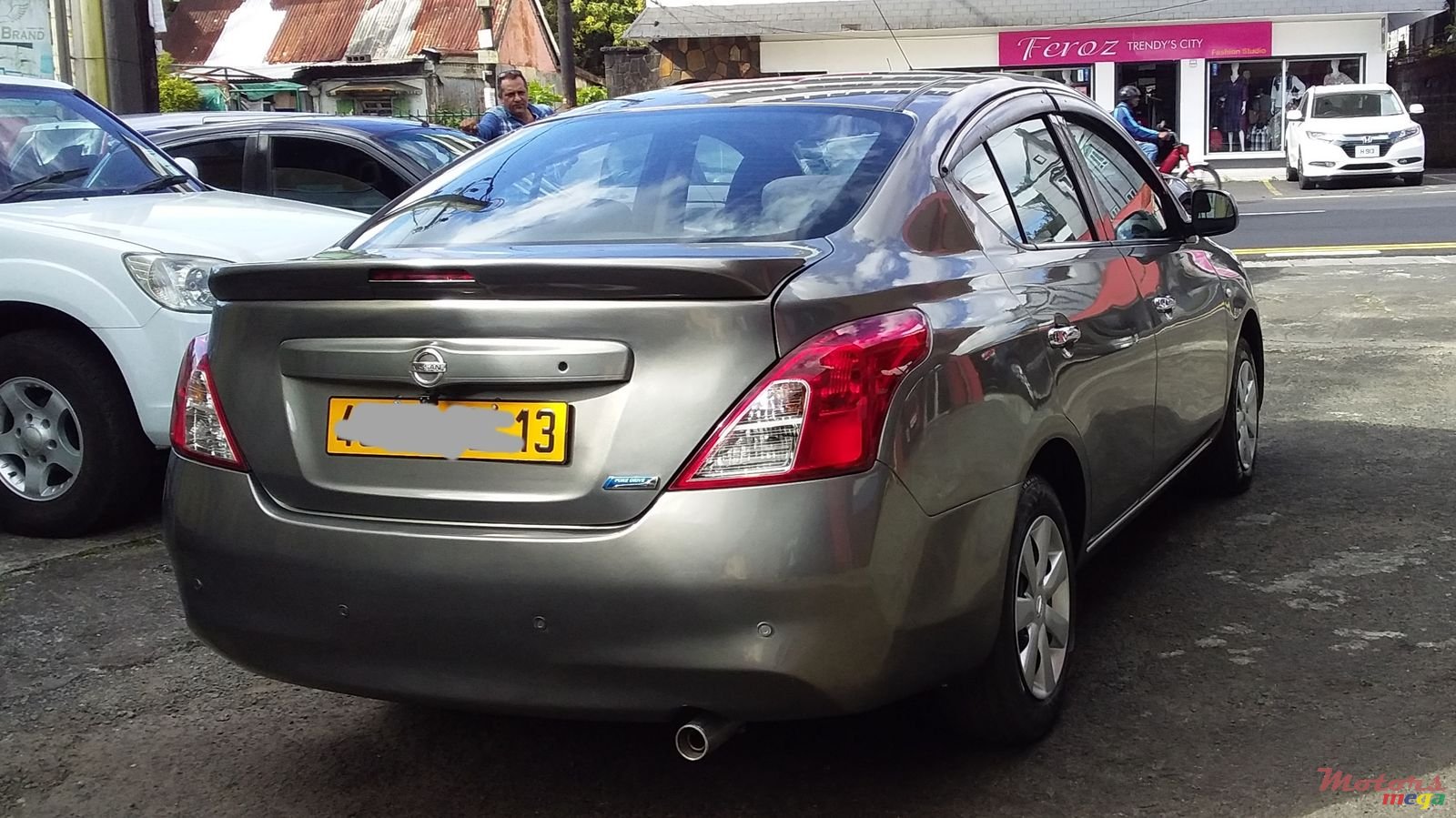 2013' Nissan Almera photo #5
