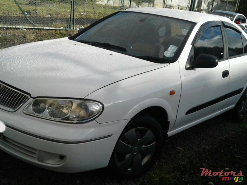 2004' Nissan Sunny photo #1