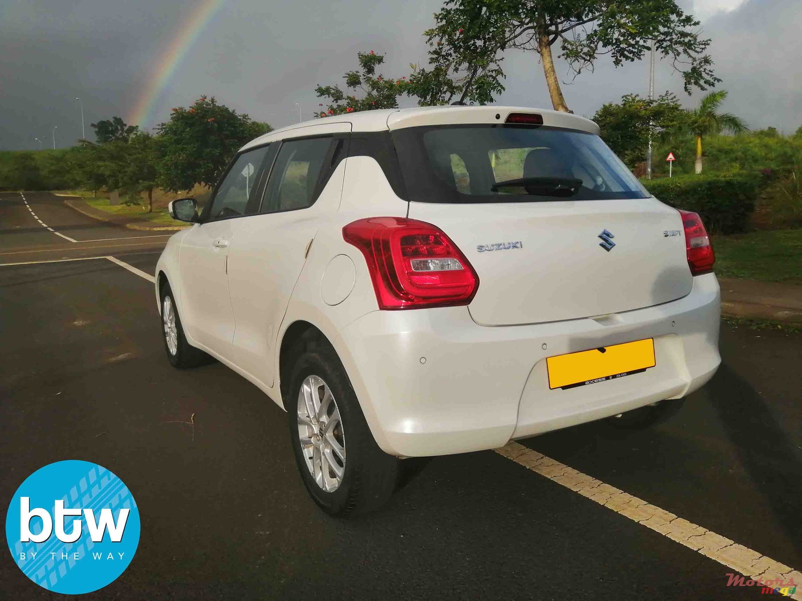 2019' Suzuki Swift photo #2