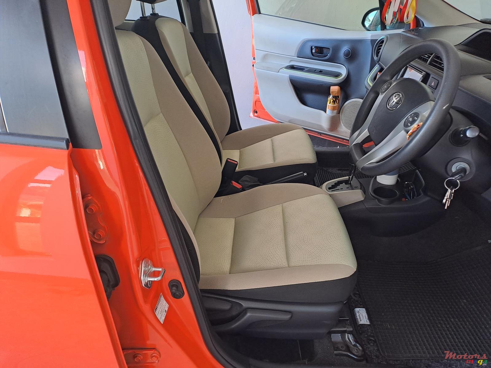 2013' Toyota Aqua photo #4