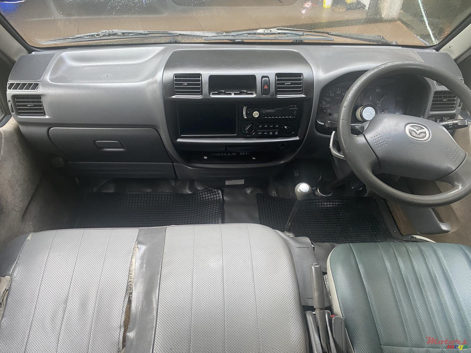 2006' Mazda photo #5