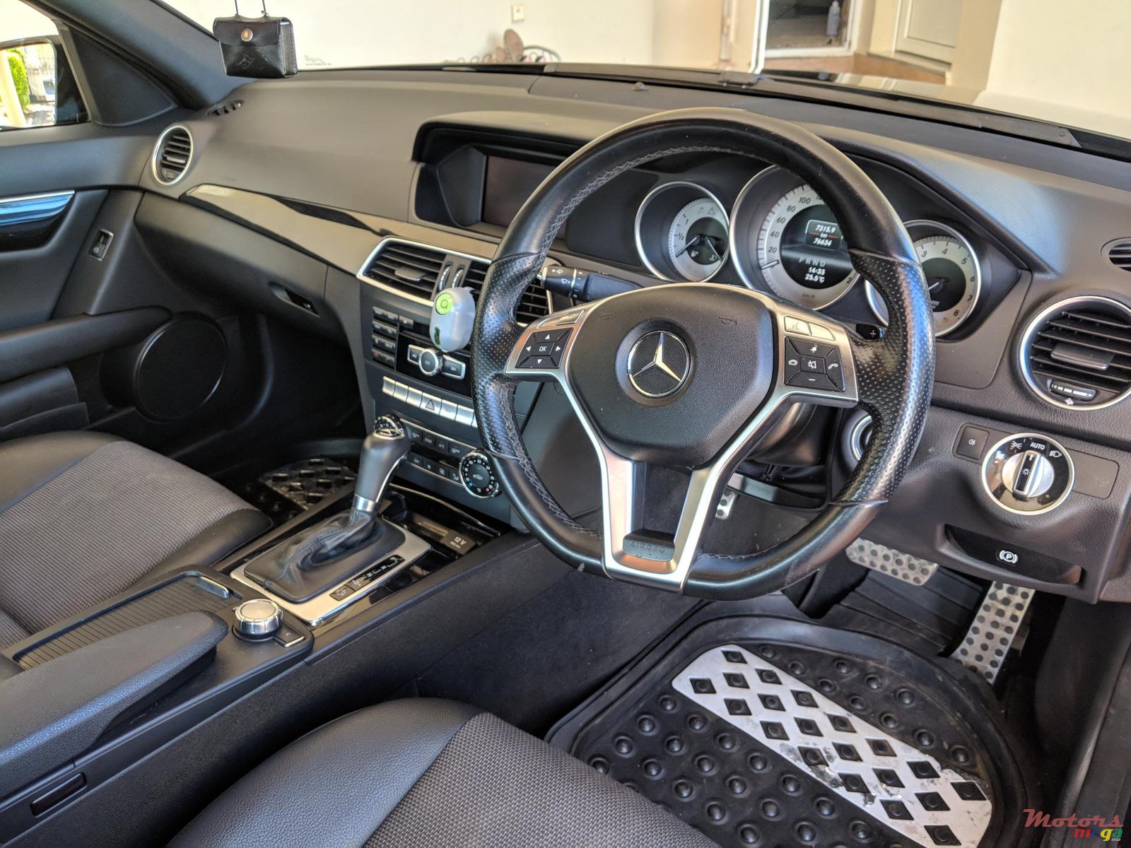 2013' Mercedes-Benz CLC 180 photo #5