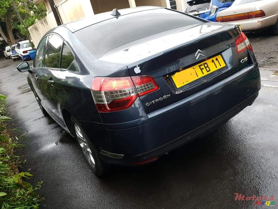 2011' Citroen C5 Automatic photo #3