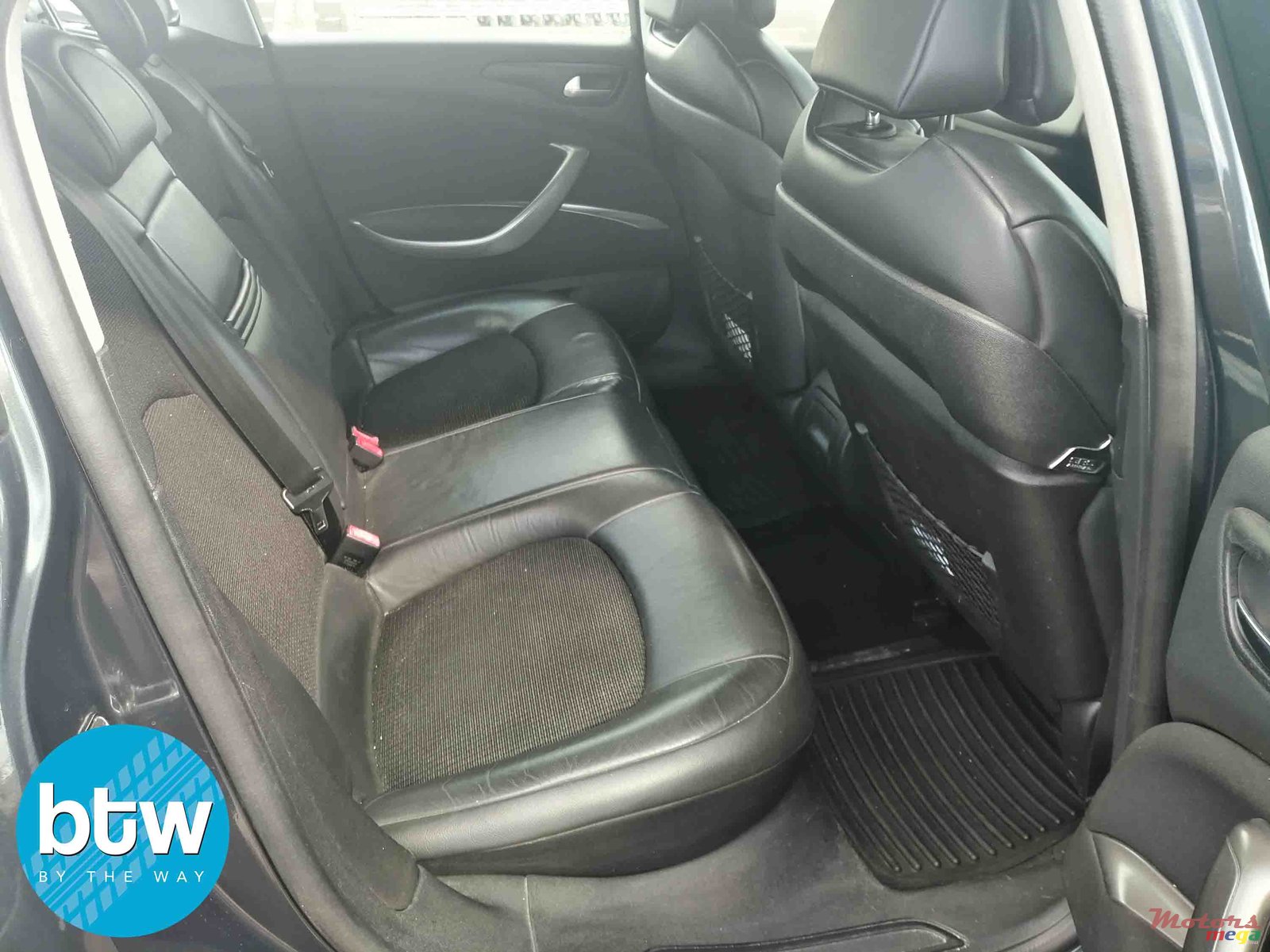 2010' Citroen C5 photo #4