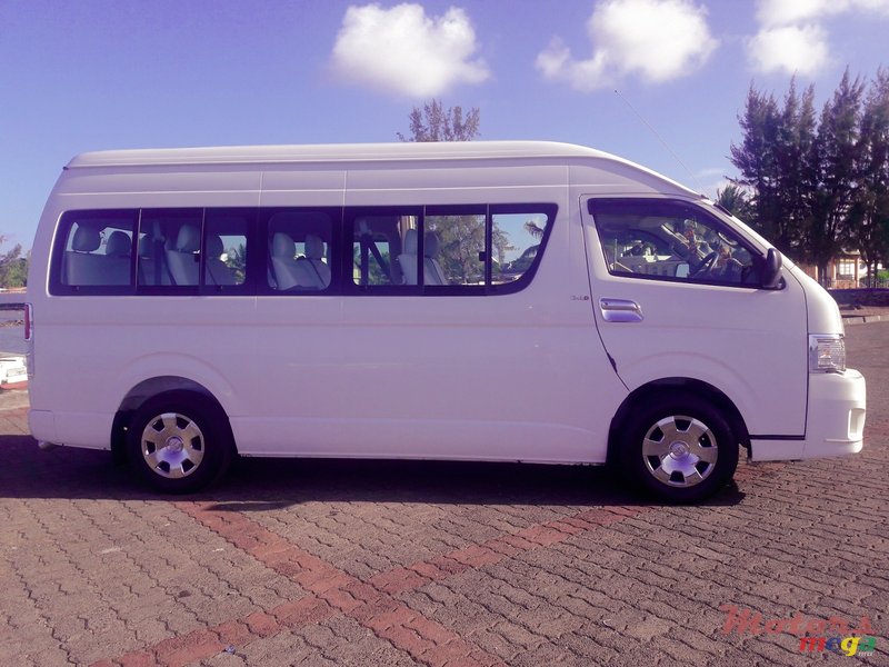 2011' Toyota HiAce photo #1