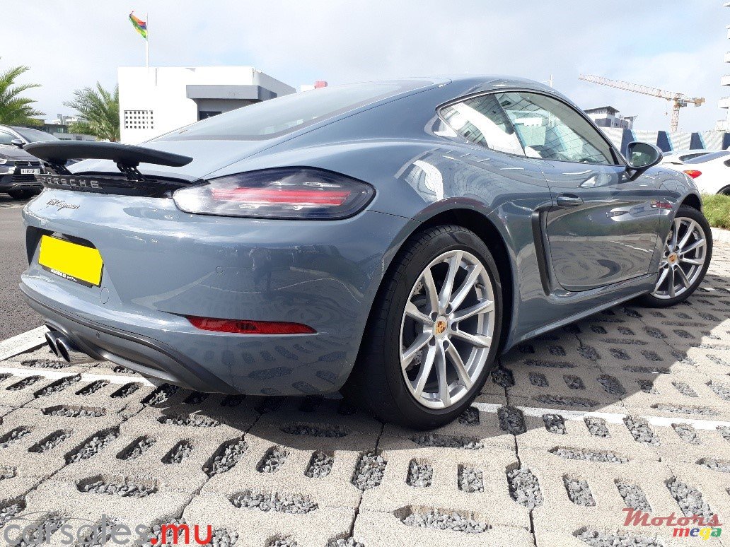 2017' Porsche Cayman 718 photo #4