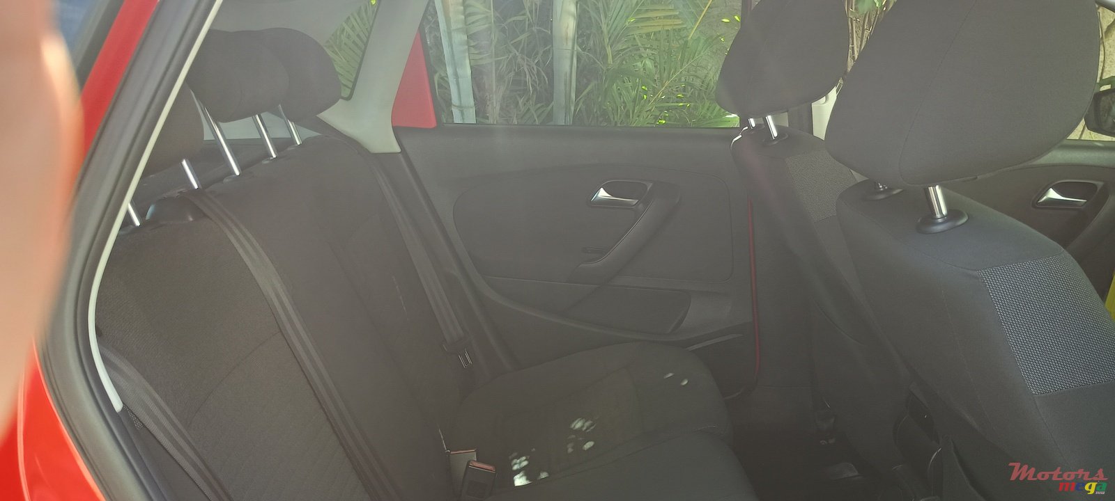 2013' Volkswagen Polo photo #2