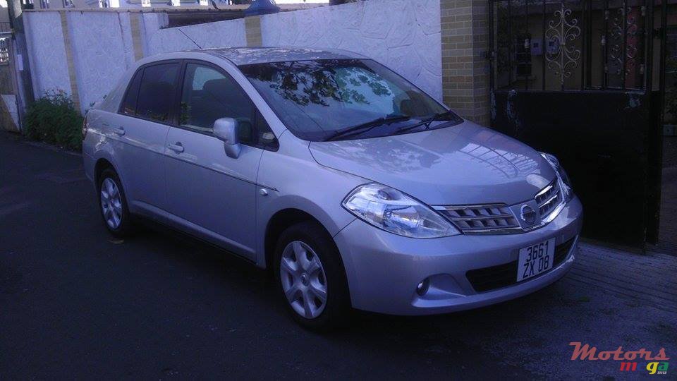 2008' Nissan Tiida photo #1