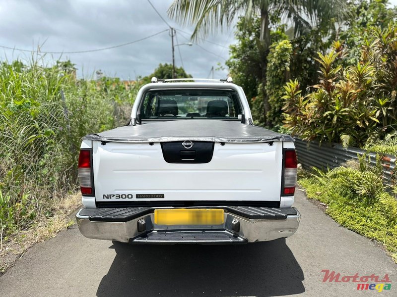 2014' Nissan Hardbody NP300 photo #6