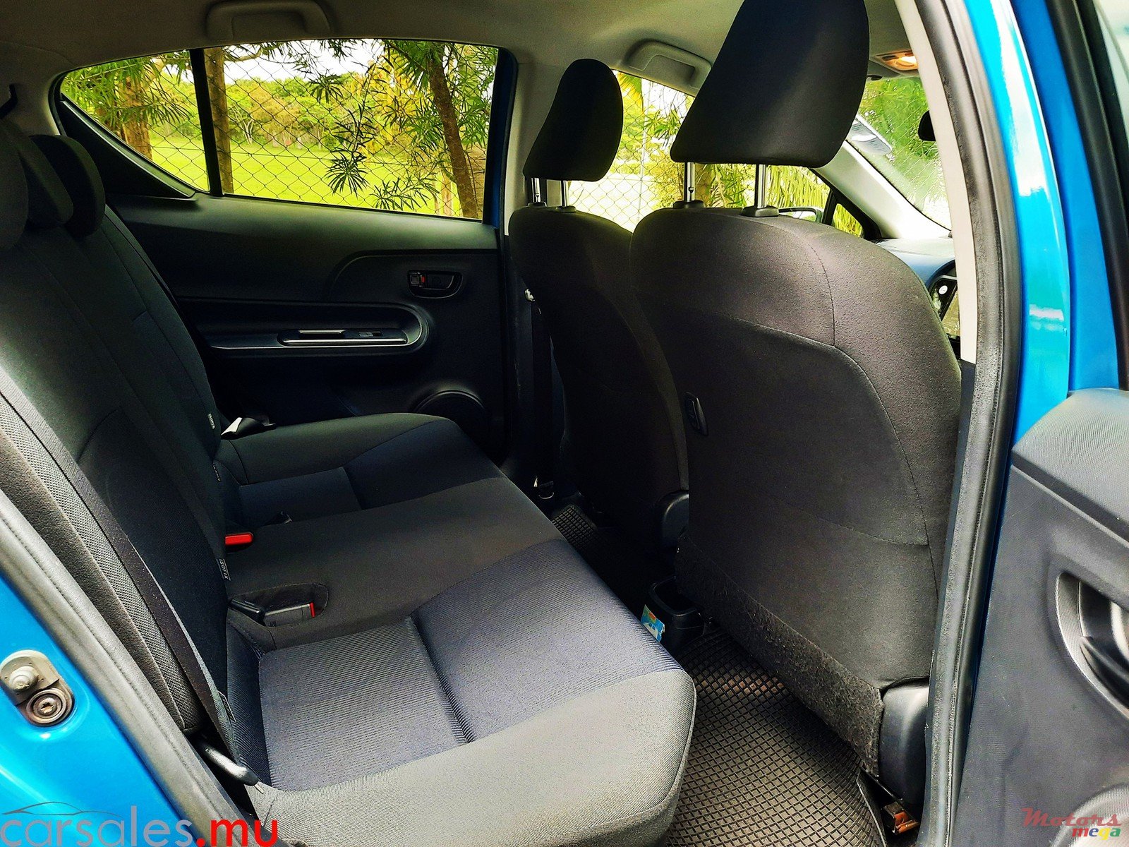 2016' Toyota Aqua 1.5 Hatchback photo #5