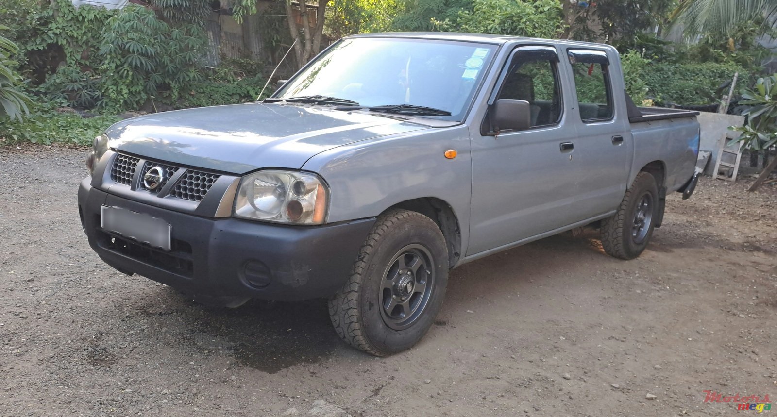 2007' Nissan Navara photo #1