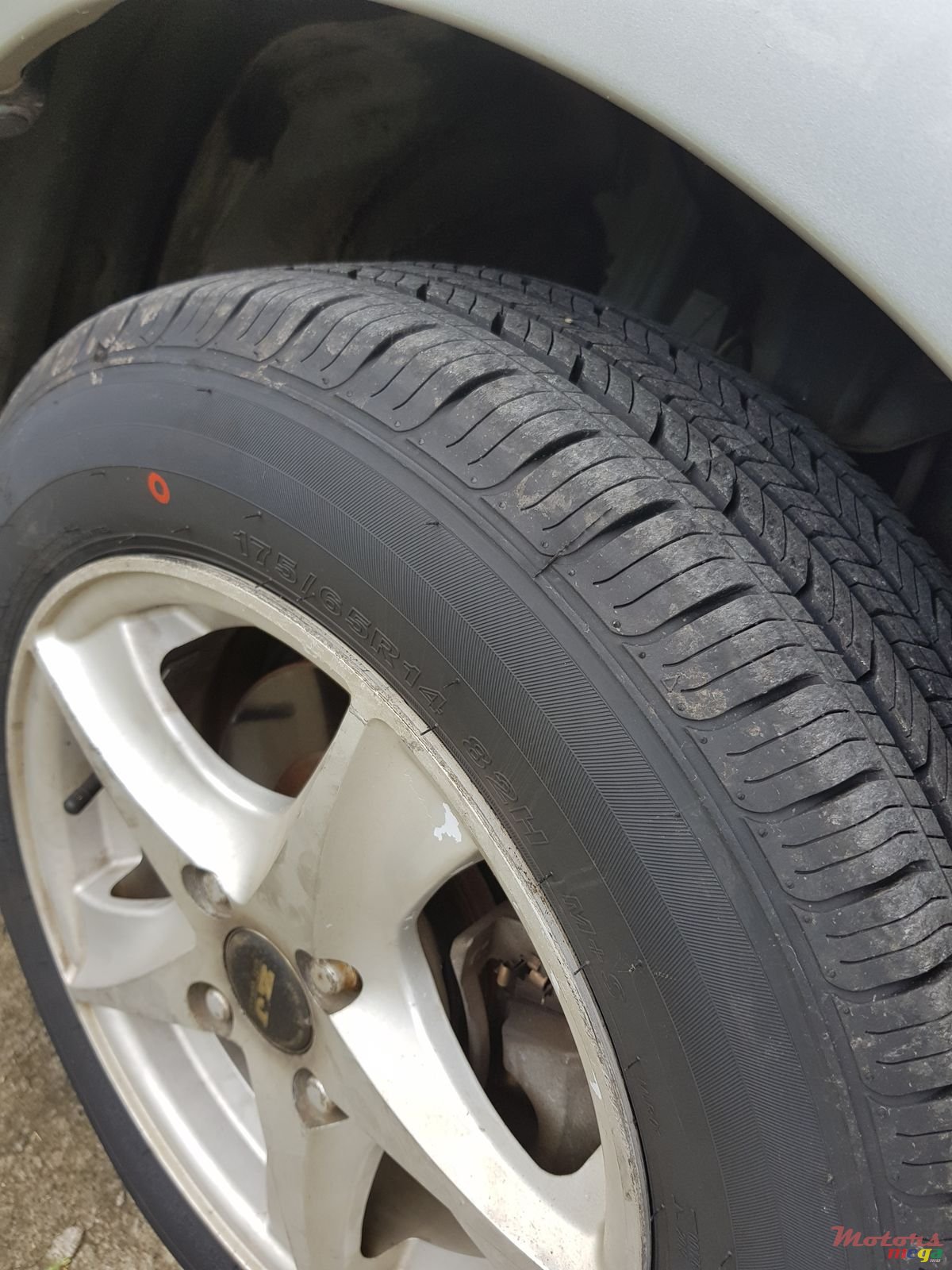 2009' Toyota Vitz photo #1