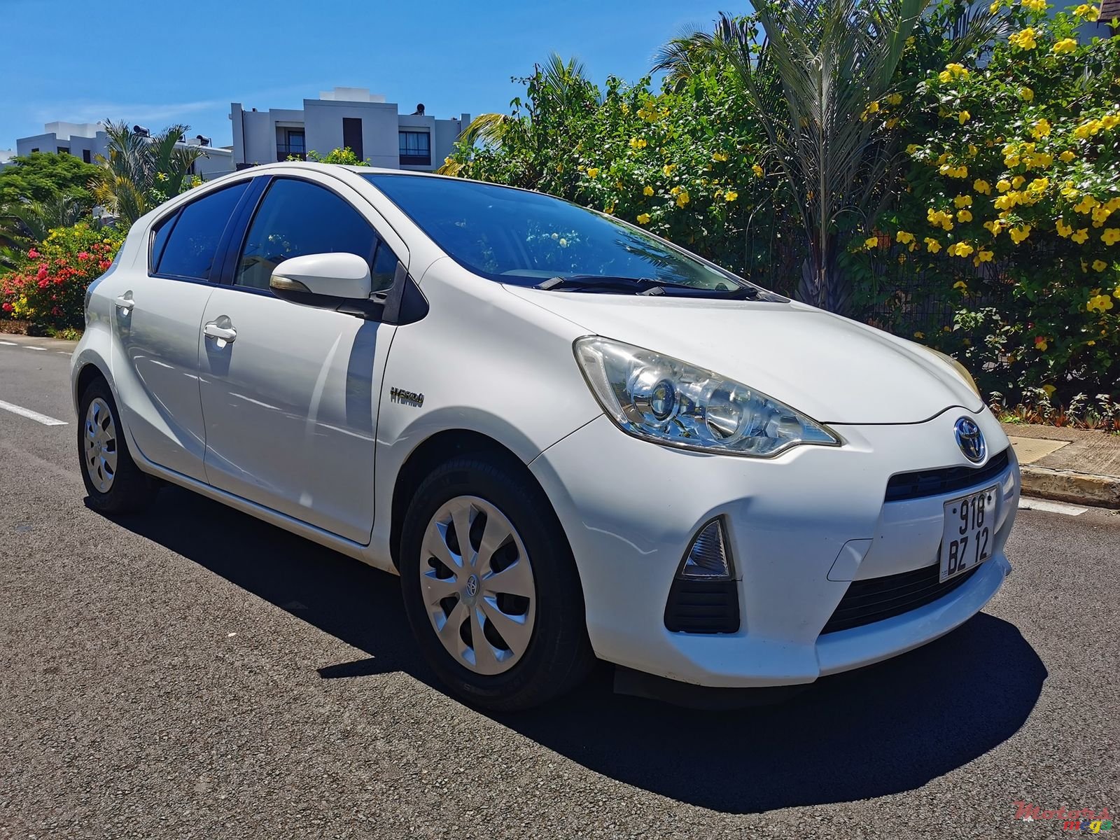 2012' Toyota Aqua photo #1