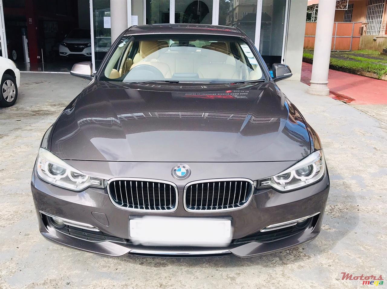 2013' BMW 320 photo #6