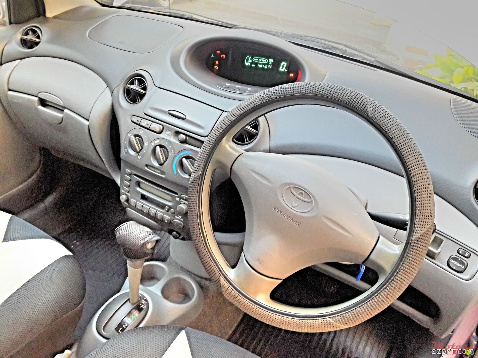 2000' Toyota Vitz photo #5