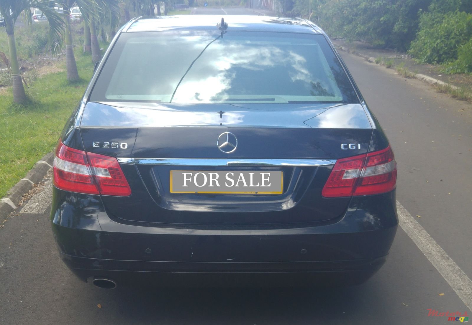 2010' Mercedes-Benz E-Class E250 photo #1