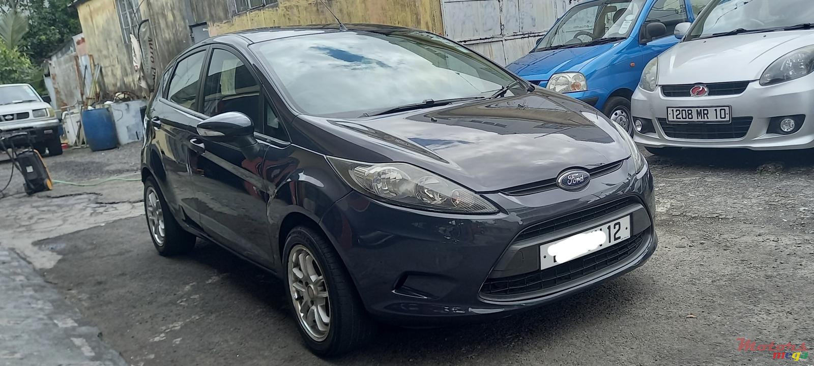 2012' Ford Fiesta photo #1