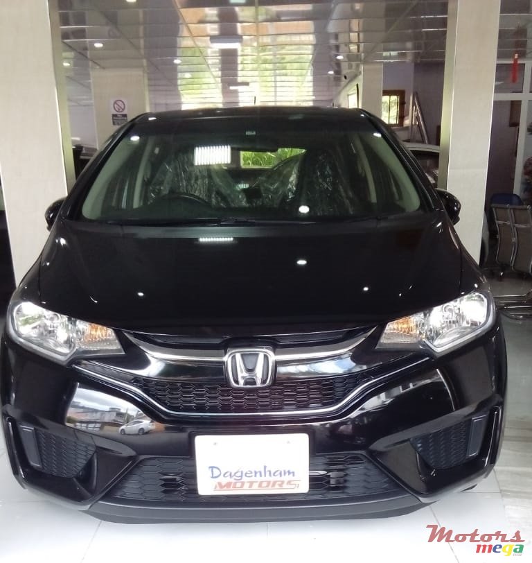 2017' Honda fit Hybrid photo #1