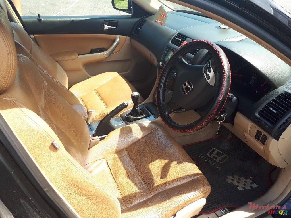 2005' Honda Accord photo #4