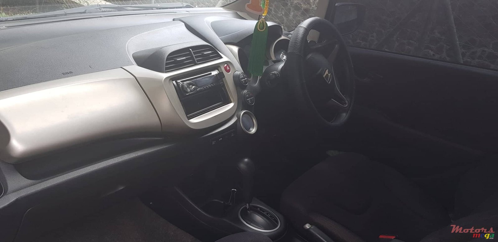 2011' Honda Fit hybrid photo #6