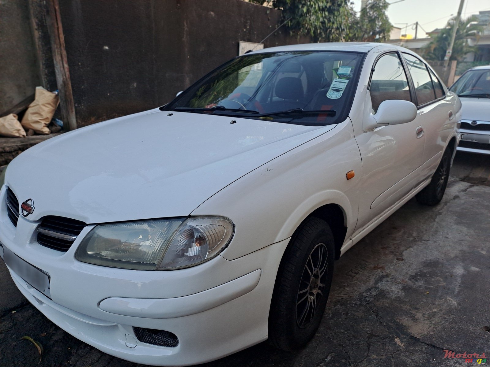 2000' Nissan Sunny photo #3