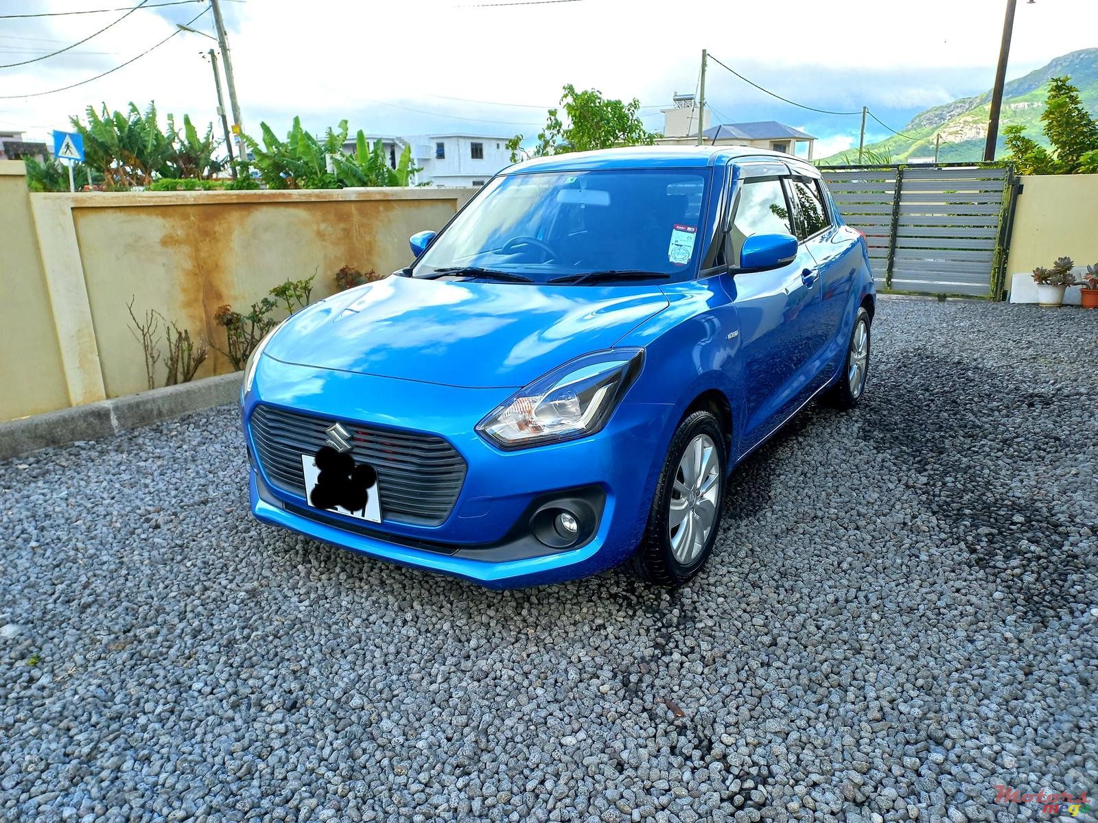 2017' Suzuki Swift photo #2