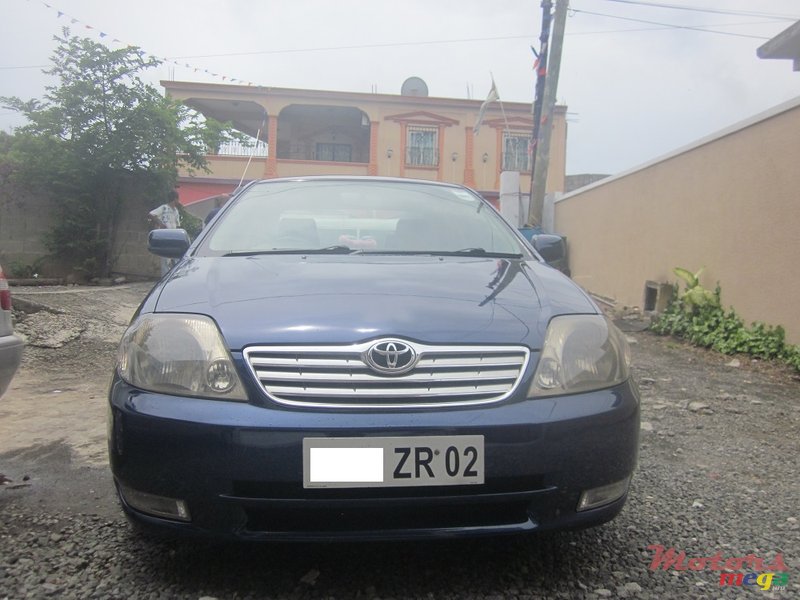 2002' Toyota NZE photo #1