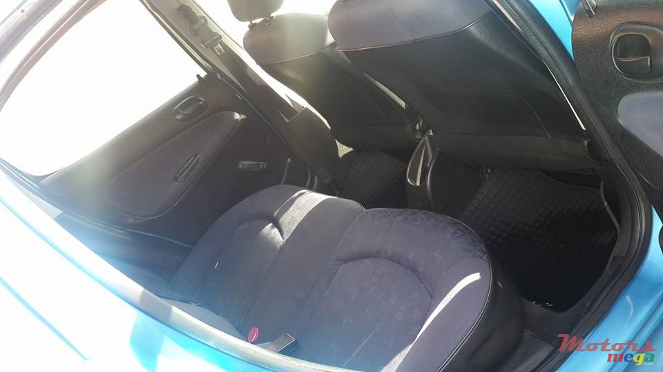 2001' Peugeot 206 photo #4