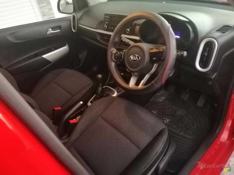 2017' Kia Picanto executive photo #1