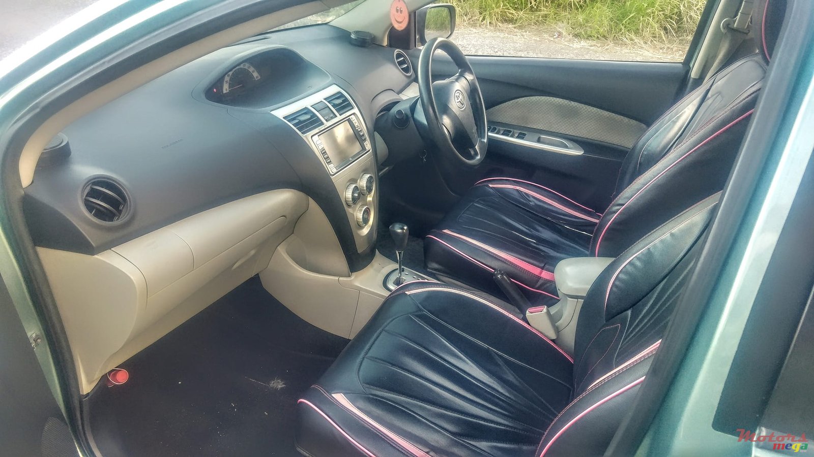 2006' Toyota Belta photo #5