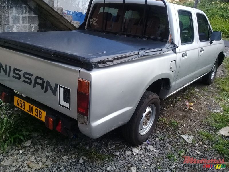 1998' Nissan photo #3