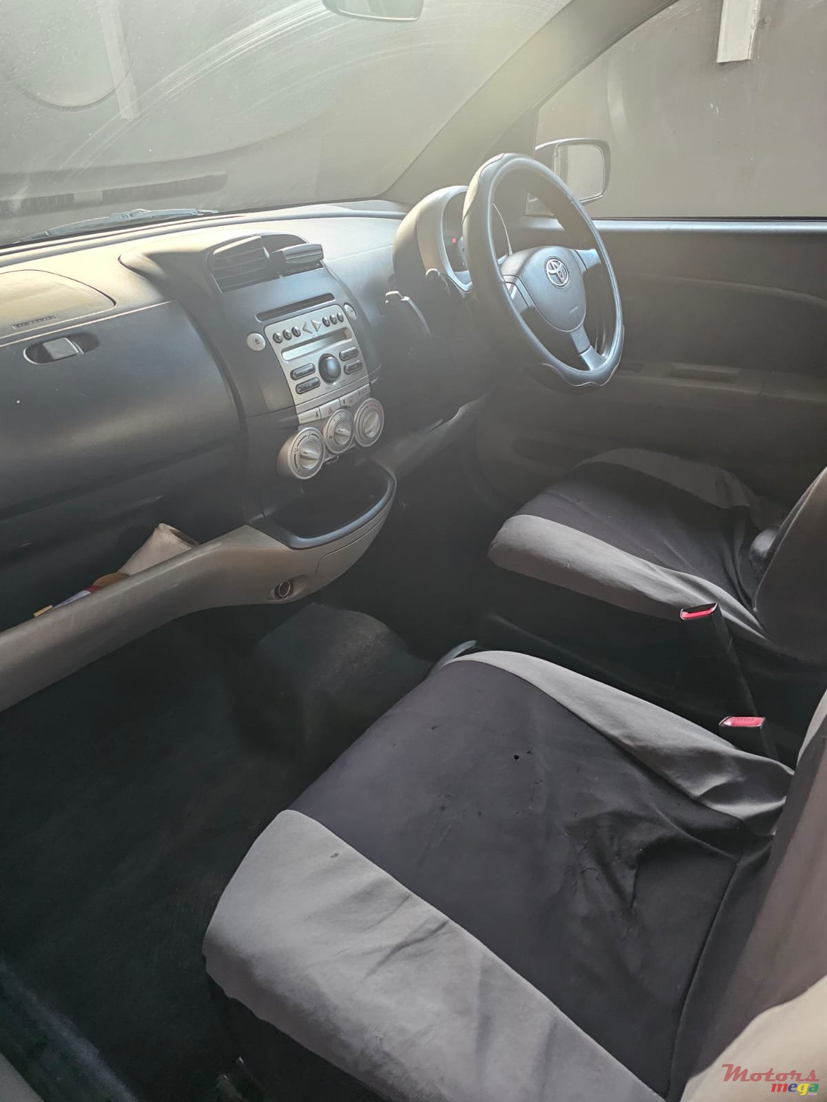 2005' Toyota Passo photo #3