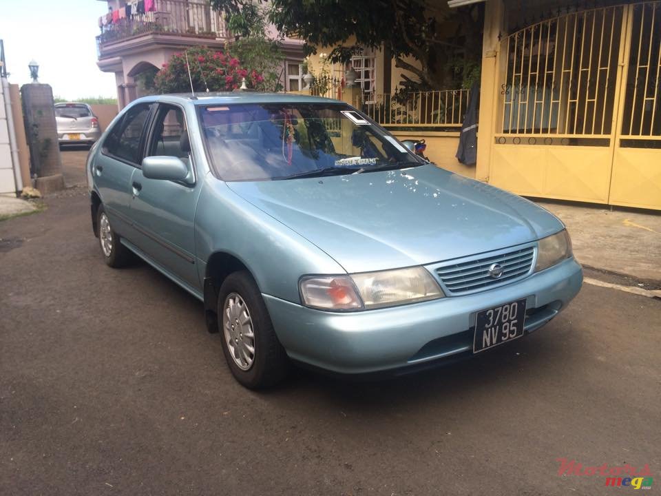 1995' Nissan photo #1