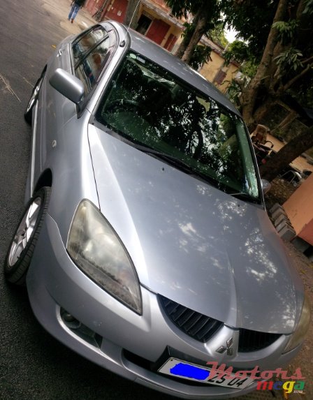 2004' Mitsubishi Lancer photo #1