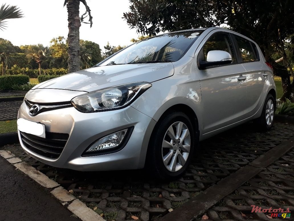 2013' Hyundai i20 Low mileage photo #1