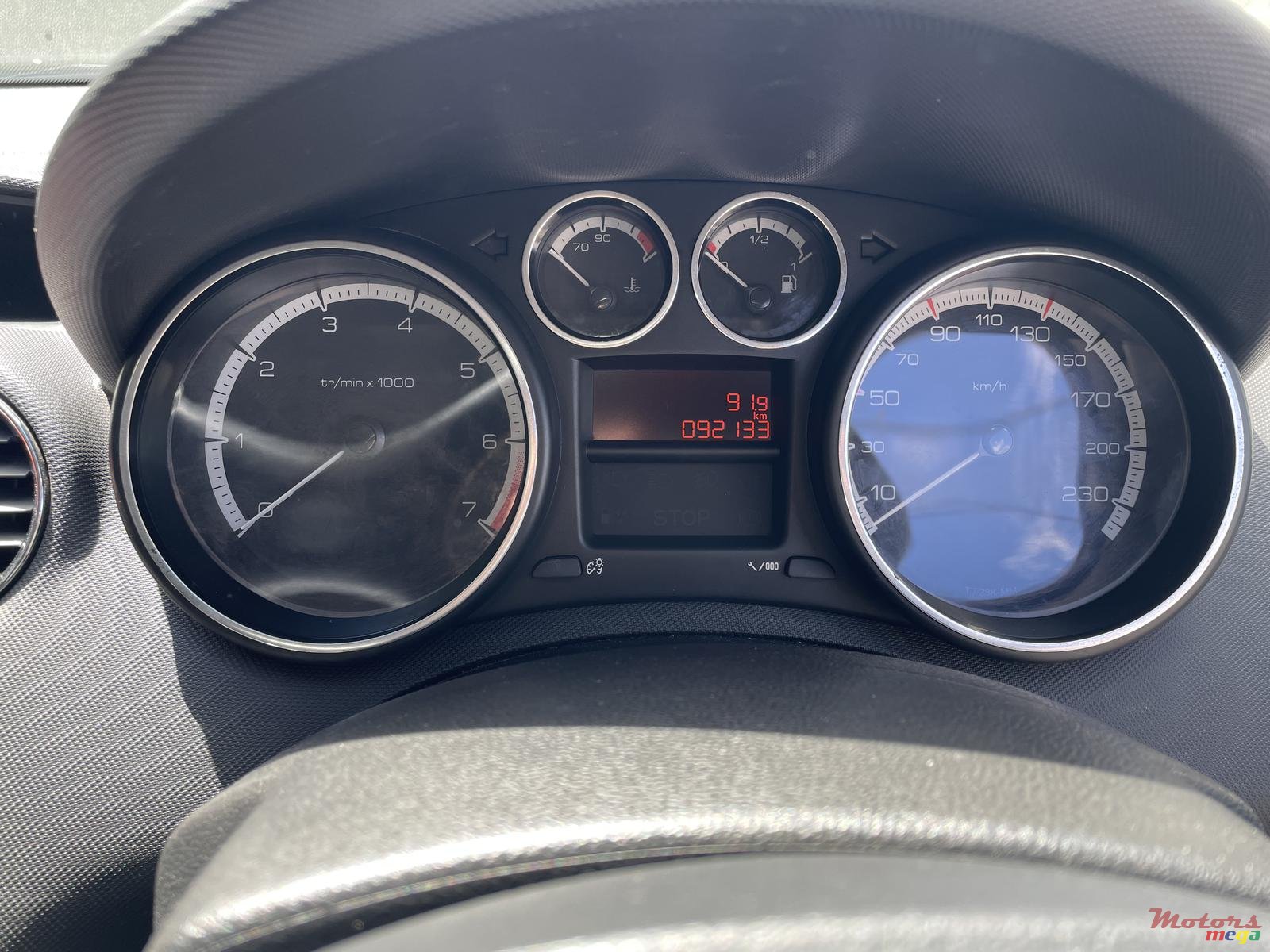 2011' Peugeot 308 photo #7