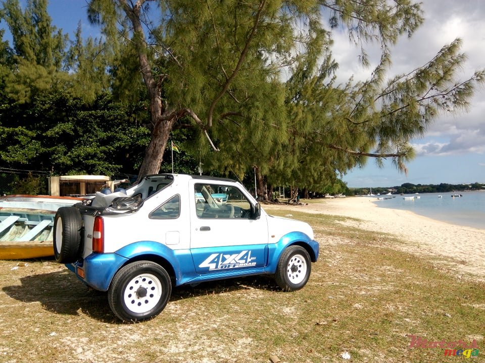 2002' Suzuki Jimny Convertible 4x4 photo #3