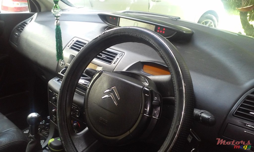 2006' Citroen C4 photo #1