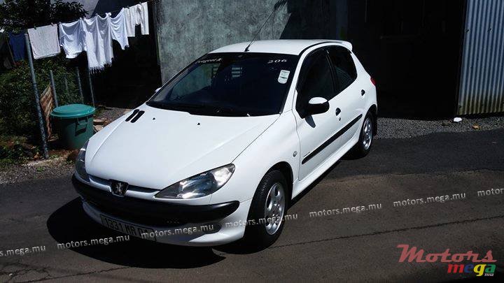 2001' Peugeot photo #1