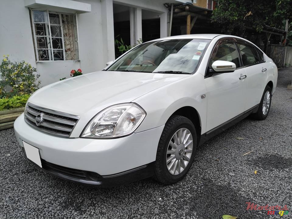 2004' Nissan Cefiro photo #4