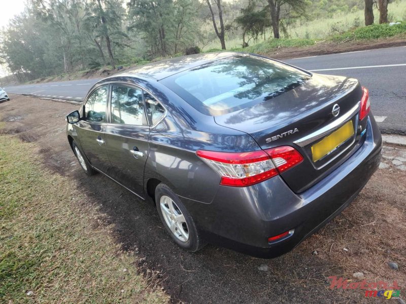 2015' Nissan Sentra photo #3