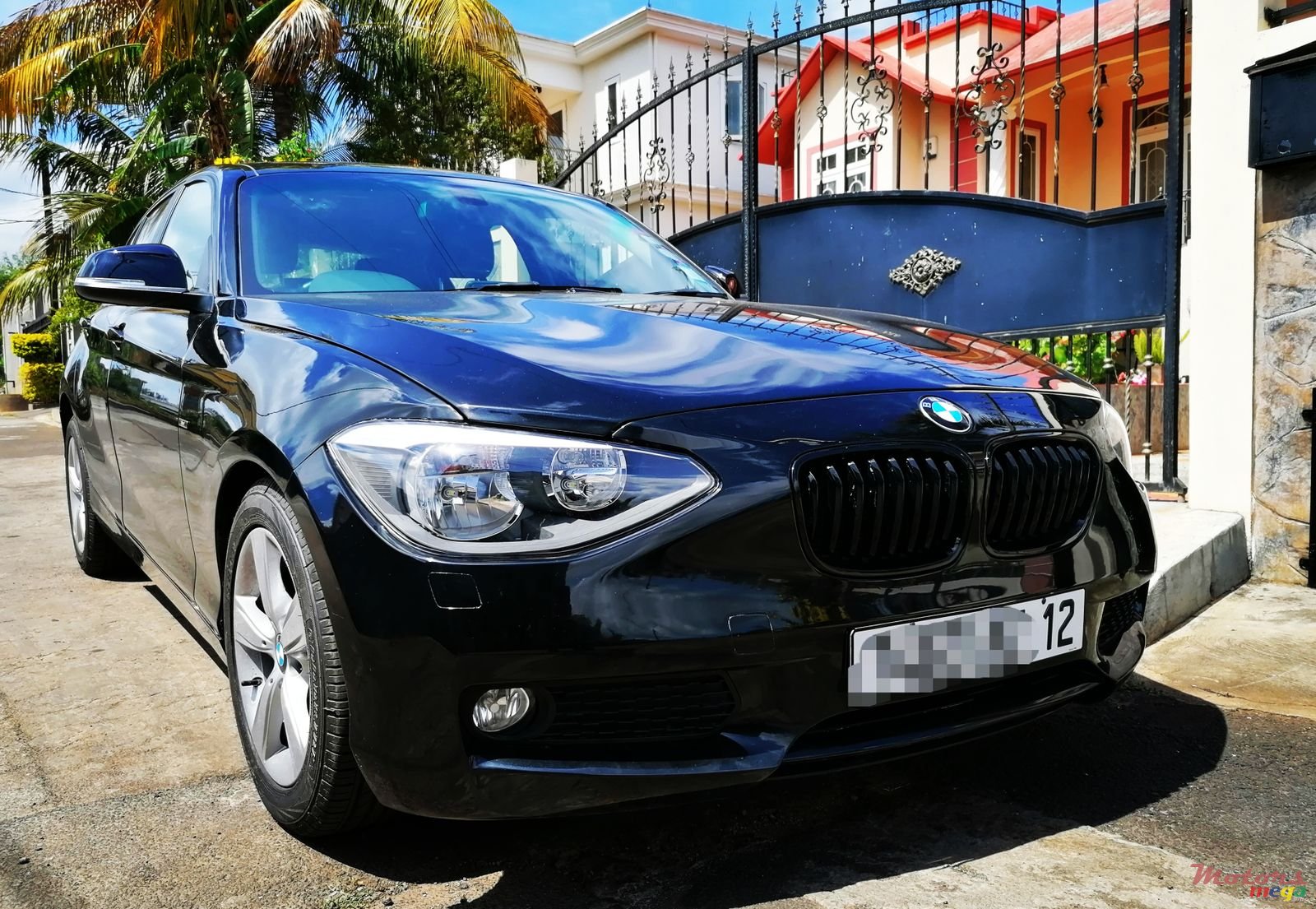 2012' BMW 1 Series Coupe photo #1