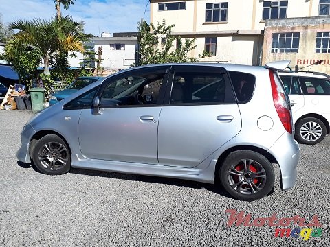 2005' Mitsubishi Colt photo #5