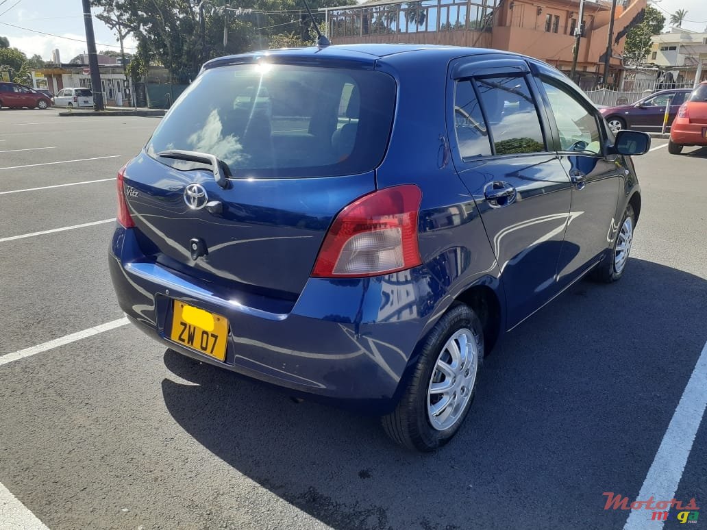 2007' Toyota Vitz automatic photo #3