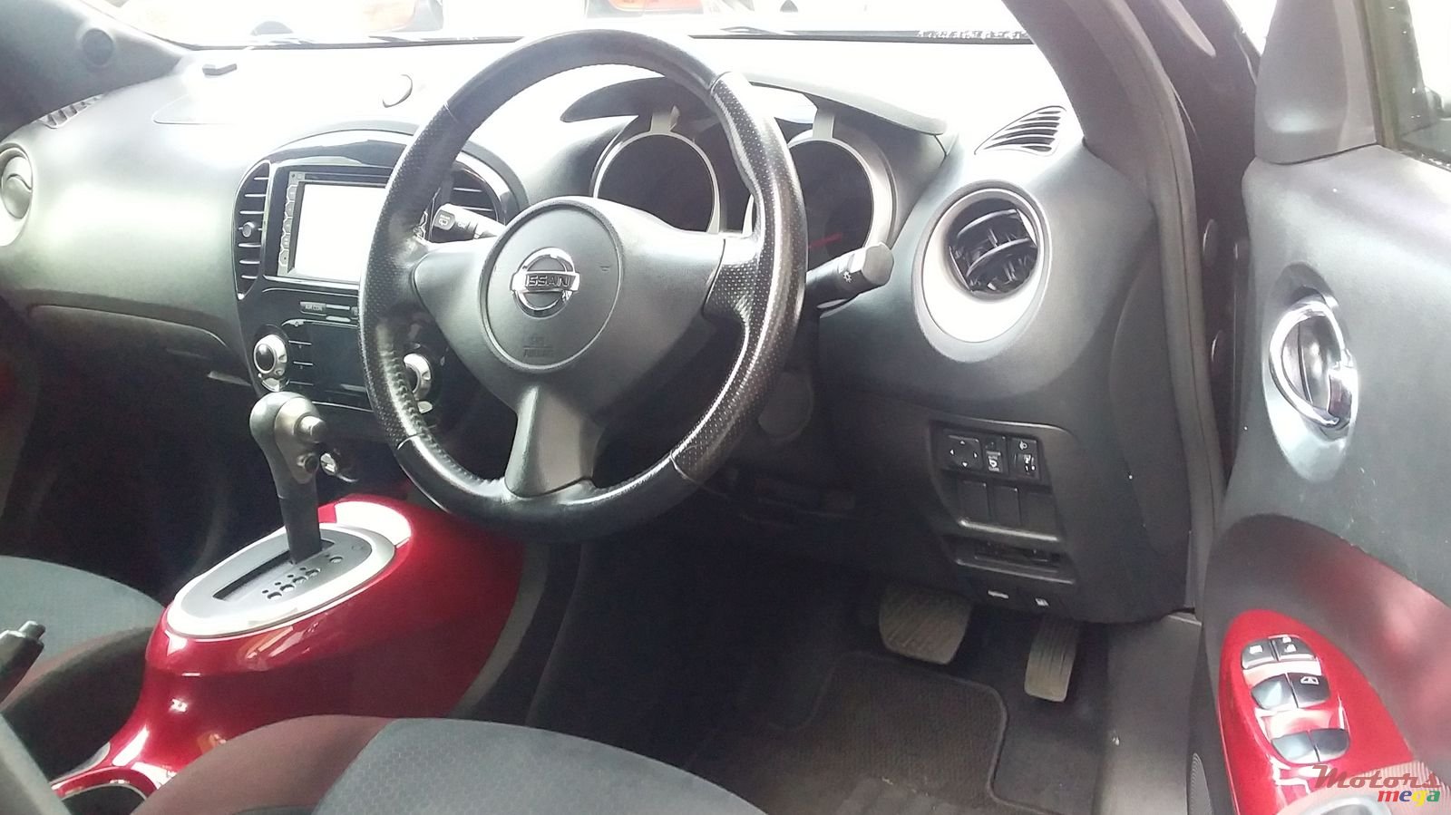 2012' Nissan Juke photo #3