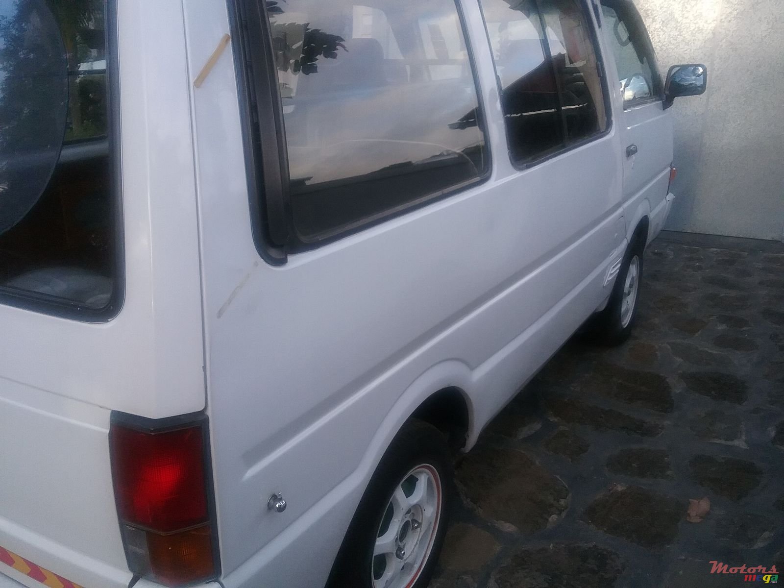 1991' Nissan Vanette pass photo #2