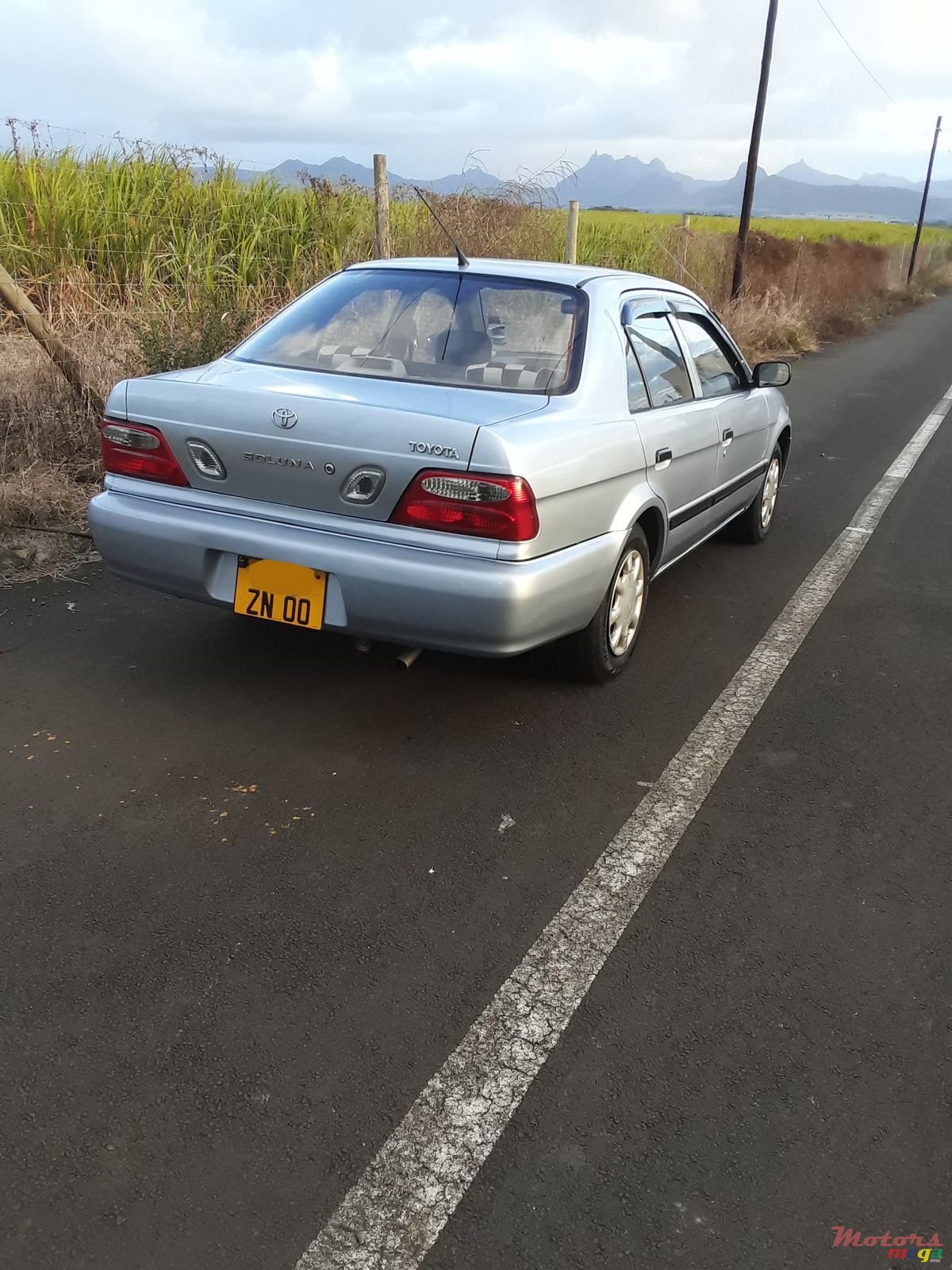 2000' Toyota Soluna photo #2